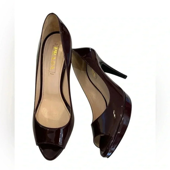 Prada peep toe wine patent leather heels size 39 - Picture 1 of 5